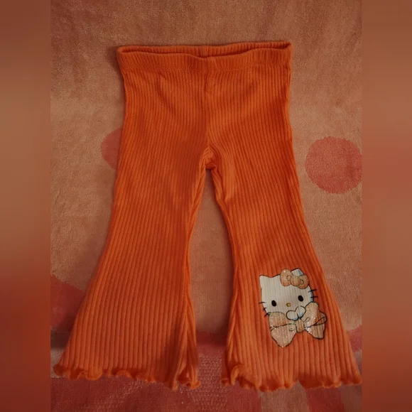 Hello Kitty Baby Outfit - Size 6-9 Months - Picture 6 of 9